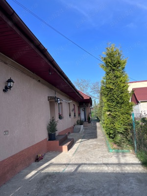 Casa de vanzare Brașov - compusa din doua apartamente -5 camere - imagine 2