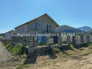 Casa 4 camere P+Mansarda inalta, in Satul Vetel din Comuna Vetel, Jud. Hunedoara. 