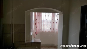 Vand apartament cu 2 camere,decomandat,zona Simion Barnutiu - imagine 2