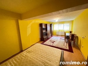 Apartament 2 camere, decomandat, etaj intermediar, parcare, zona Calea Turzii