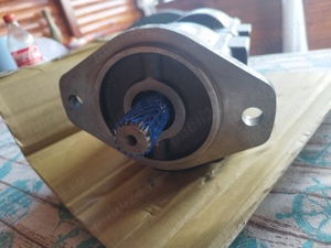 Pompă hidraulică buldoexcavator mf,fermec - imagine 5