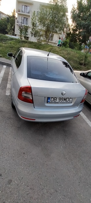 Vând SKODA OCTAVIA 2 face lift 1.6 diesel  - imagine 4 Vând SKODA OCTAVIA 2 face lift 1.6 diesel  - imagine 4