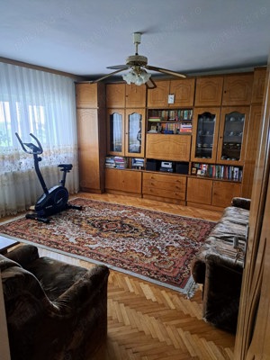 Vand apartament 4 camere