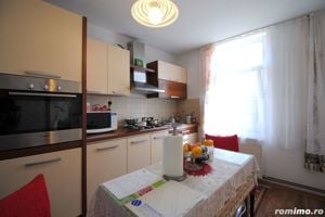 Casă de vânzare în zona Lunei, 2 corpuri, pentru 2 familii - imagine 6