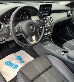 Mercede-Benz GLA 180 - imagine 3