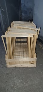 Vand schimb 250 rame apicole 3 4, noi insarmate si ondulate.