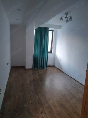 PARTER stradal Coresi (Isaran) de inchiriat ap.3 cam nemobilat, centrala, 2 bai, 2 balcoane - imagine 5