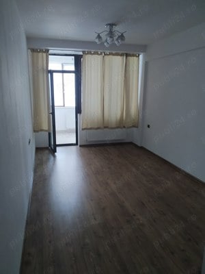 PARTER stradal Coresi (Isaran) de inchiriat ap.3 cam nemobilat, centrala, 2 bai, 2 balcoane - imagine 6