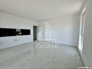 Apartament cu 2 camere, la asfalt, hotel IQ, etaj intermediar cu lift. - imagine 3