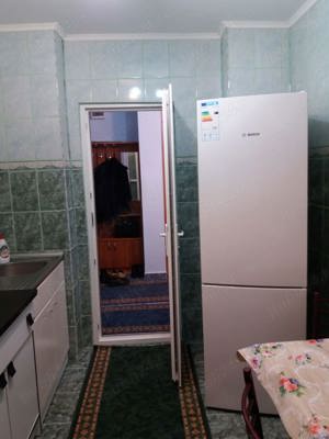 Vînd apartament cu 3 camere în Vălenii de Munte  - imagine 2