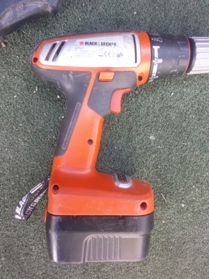 Vând încărcător și 2 acumulatori Black&decker - imagine 7