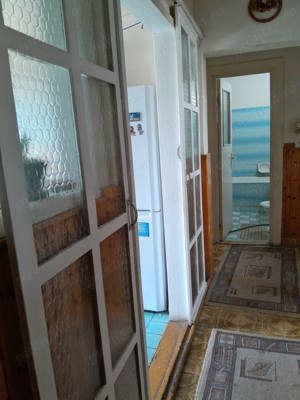 De vanzare apartament in Reghin, cart. Rodnei etaj 4, cu trei camere, 2 bai, balcon, hol extins. - imagine 3