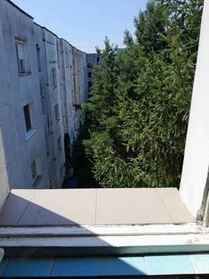 De vanzare apartament in Reghin, cart. Rodnei etaj 4, cu trei camere, 2 bai, balcon, hol extins. - imagine 4