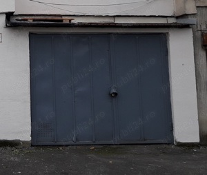 Usi de garaj, folosite, din cornier de 50x50 mm, izolate cu polistiren