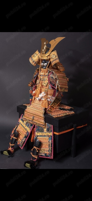 Nyngio - mini armura japoneza (anii 1950) placata cu aur