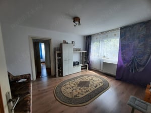 Proprietar vand apartament 2 camere - imagine 2