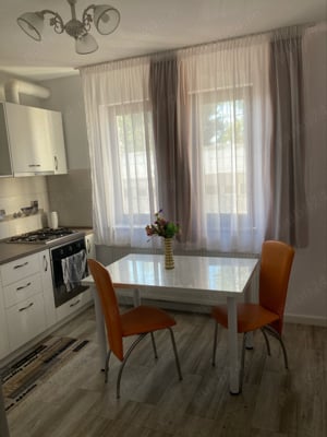 Masă albă cu folie de protectie NOUĂ