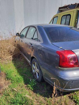 Toyota avensis 2003 - imagine 2