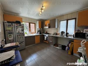 Zona Primarie Mogosoaia | Complex de case cu bariera | Curte cu foisor - imagine 8