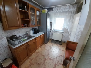 Apartament cu 3 camere, 2 bai, 2 balcoane, centrala proprie, langa Hotel Aurora. - imagine 8