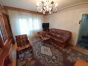 Apartament cu 3 camere, 2 bai, 2 balcoane, centrala proprie, langa Hotel Aurora. - imagine 2