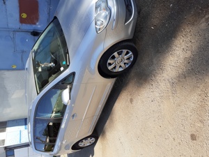 Vand Vw Touran 2008 - imagine 3