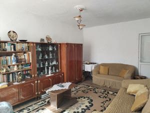 Vând apartament în centrul orașului Vânju Mare  - imagine 9