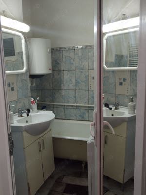 Vând apartament în centrul orașului Vânju Mare  - imagine 4