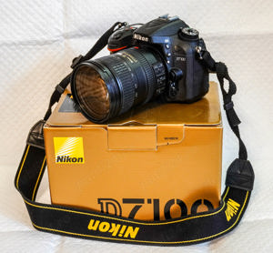 Nikon 7100