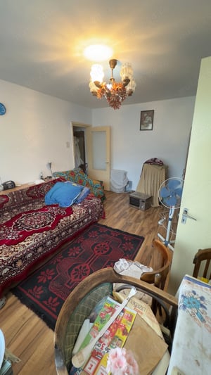 Vând apartament 2 camere semidecomandat în zona Zero