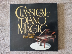 Vand colectie de 7 discuri vinil, Classical Piano Magic interpretate de EARL WILD.