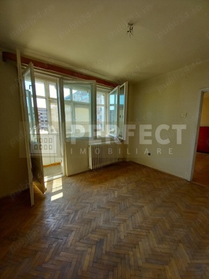 Apartament 3 camere, et 5 8 Bdul Republicii - 55000 euro - imagine 7