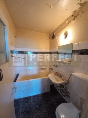 Apartament 3 camere, et 5 8 Bdul Republicii - 55000 euro - imagine 8