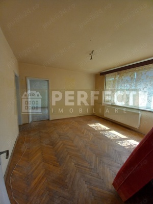 Apartament 3 camere, et 5 8 Bdul Republicii - 55000 euro - imagine 4