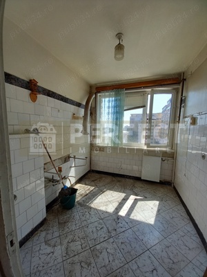 Apartament 3 camere, et 5 8 Bdul Republicii - 55000 euro - imagine 9