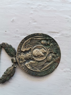 Insigne , monede romanesti din ani 180 - imagine 3