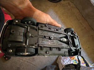 benoclu, masinuta metalica, valiza - imagine 3