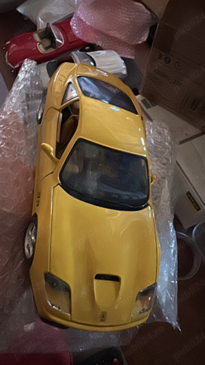 benoclu, masinuta metalica, valiza - imagine 4