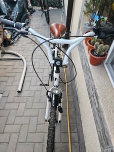 vând bicicletă damă pe 26"