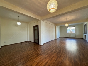 Vila P+E de inchiriat, 5 camere,recent renovata, zona Berceni, 1.800euro