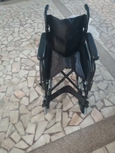 Scaun cu rotile - imagine 4