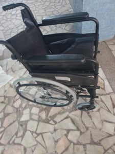 Scaun cu rotile - imagine 2