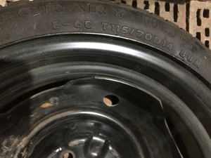 Vand roata rezerva Toyota Yaris (model 2000-2005) si capace originale, roti R14. - imagine 3