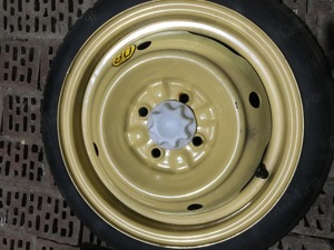 Vand roata rezerva Toyota Yaris (model 2000-2005) si capace originale, roti R14. - imagine 4