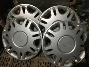 Vand roata rezerva Toyota Yaris (model 2000-2005) si capace originale, roti R14. - imagine 6