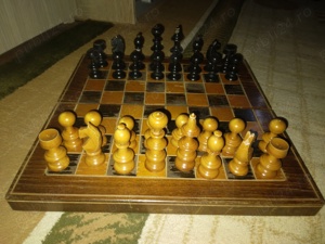 set sah vintage vechi. Piese + tabla joc. Anii 70