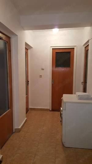 Inchiriez apartament cu 3 camere