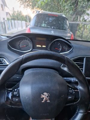 Peugeout 308 - imagine 3