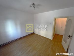 Apartament 3 camere decomandate, pretabil afacere, loc. Comanesti, jud. Bacau - imagine 18