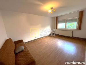 Apartament 3 camere decomandate, pretabil afacere, loc. Comanesti, jud. Bacau - imagine 3